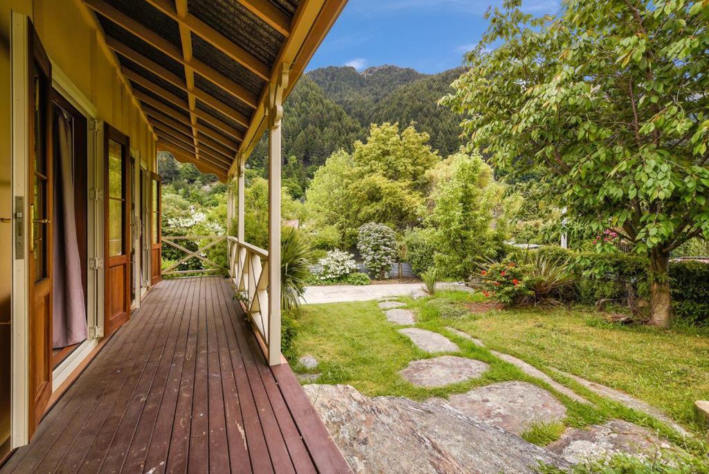 Central Peach - Queenstown Holiday Home Eksteriør billede